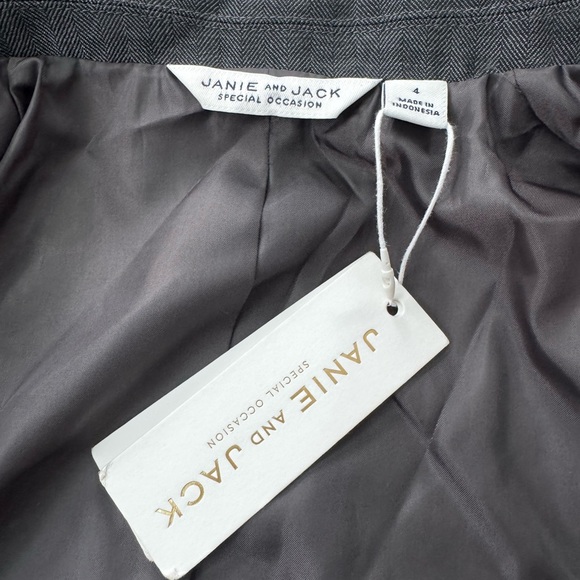 Janie & Jack boy’s suit - Picture 3 of 4